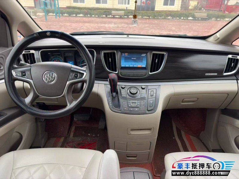 13年别克GL8轿车抵押车出售