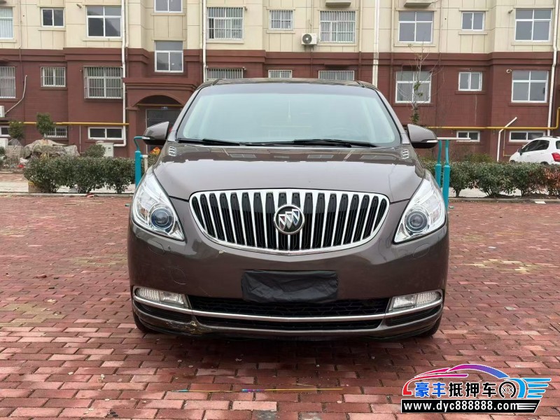 抵押车出售13年别克GL8轿车