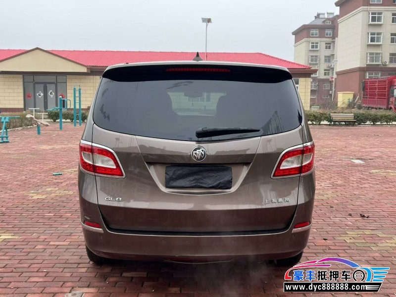 13年别克GL8轿车抵押车出售