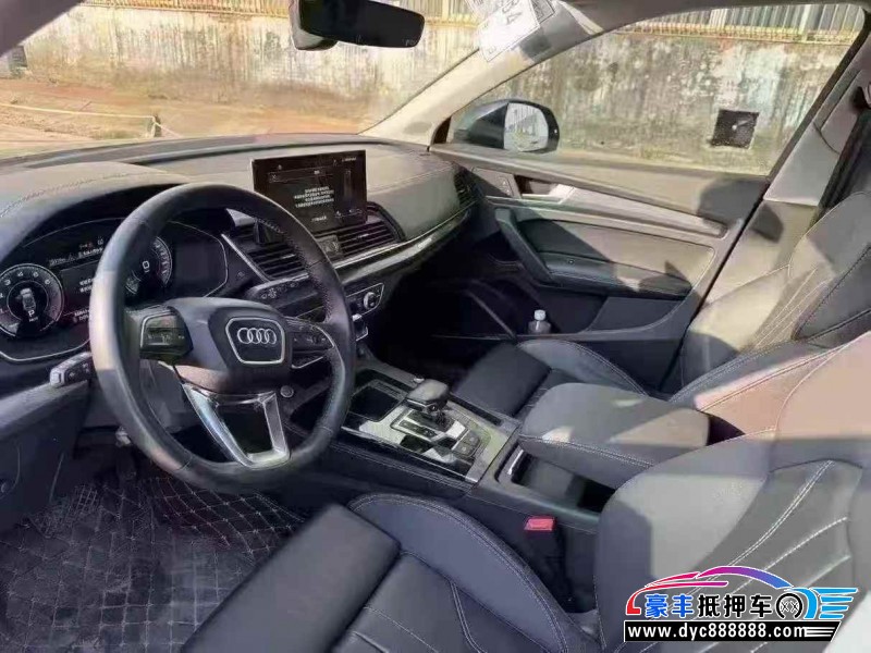 22年奥迪Q5轿车抵押车出售