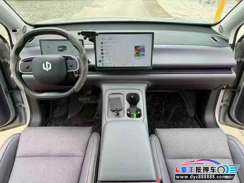 25年零跑C10轿车抵押车出售