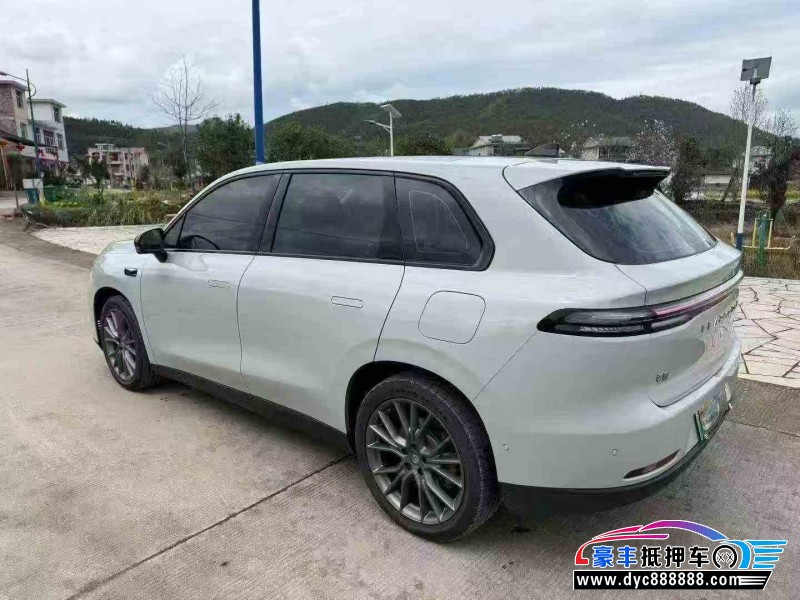 25年零跑C10轿车抵押车出售