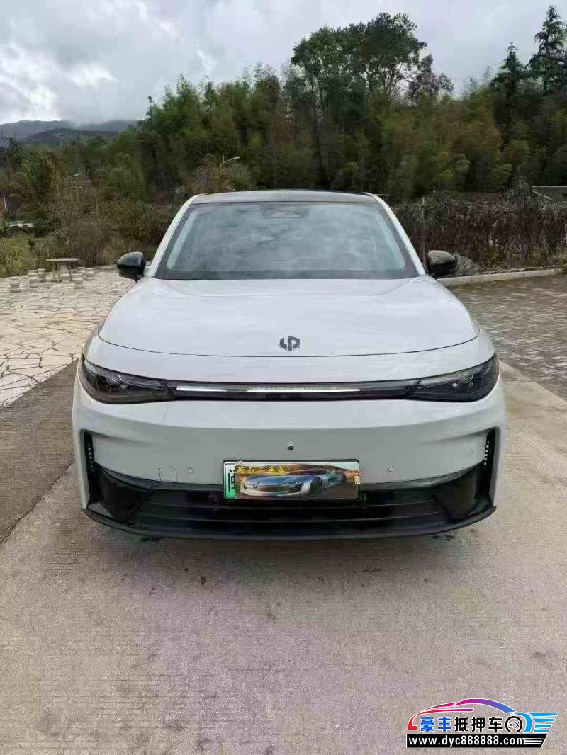 25年零跑C10轿车抵押车出售