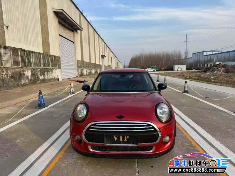 抵押车出售17年宝马MINI轿车