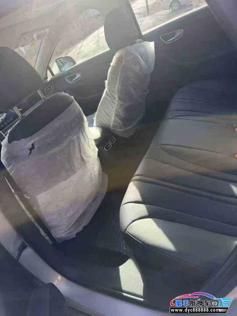 26年荣威D7轿车抵押车出售