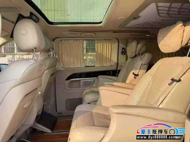 16年奔驰V轿车抵押车出售