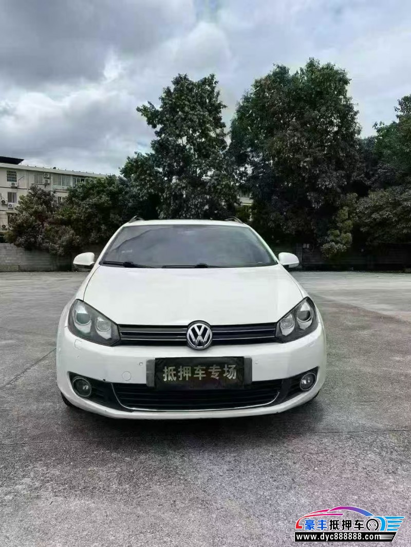 抵押车出售14年大众高尔夫轿车