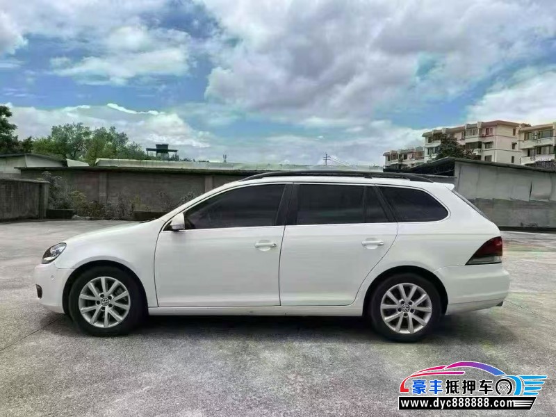 14年大众高尔夫轿车抵押车出售