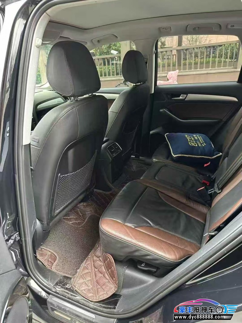 17年奥迪Q5轿车抵押车出售