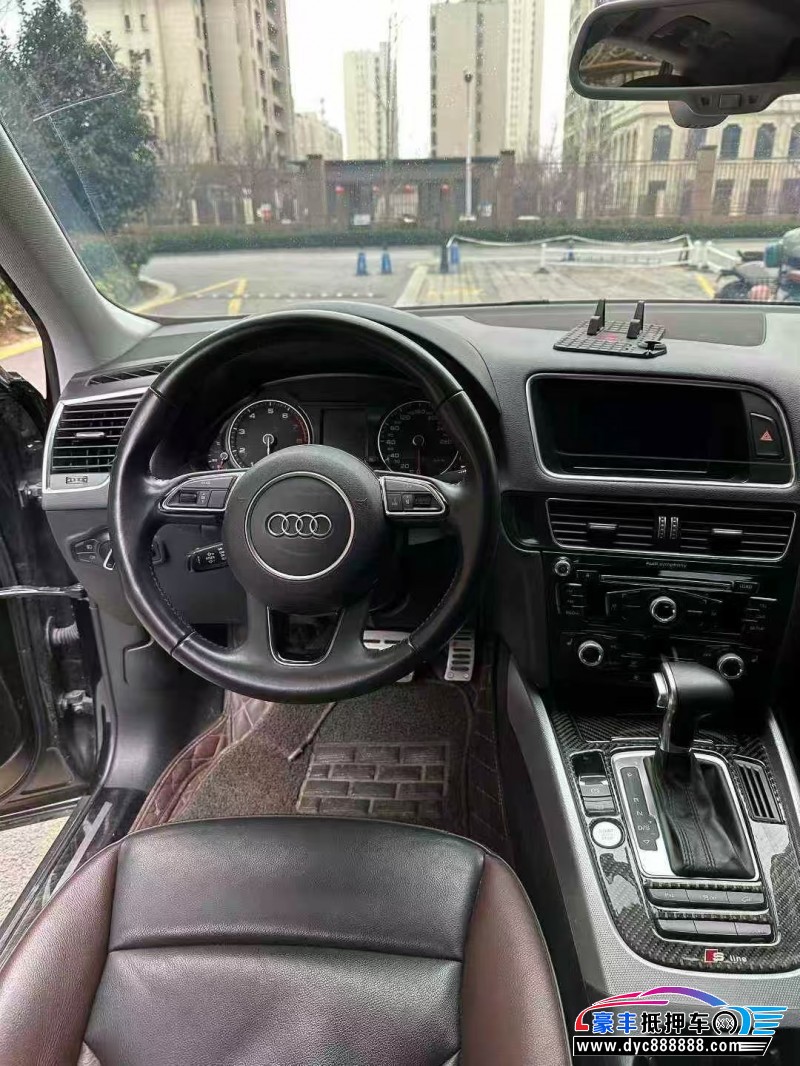 17年奥迪Q5轿车抵押车出售