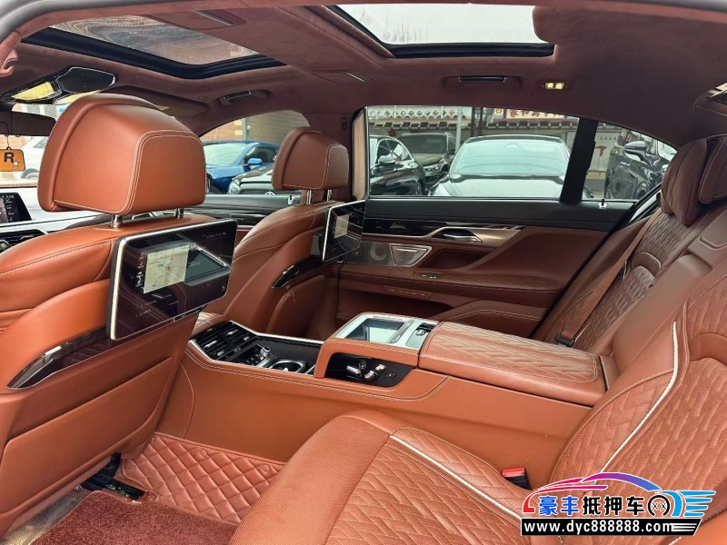 21年宝马7系轿车抵押车出售