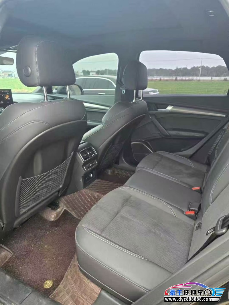 23年奥迪Q5轿车抵押车出售