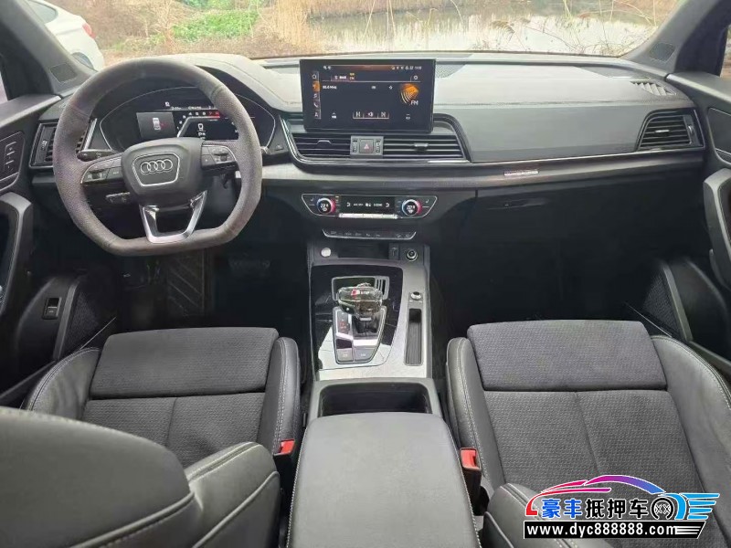 23年奥迪Q5轿车抵押车出售