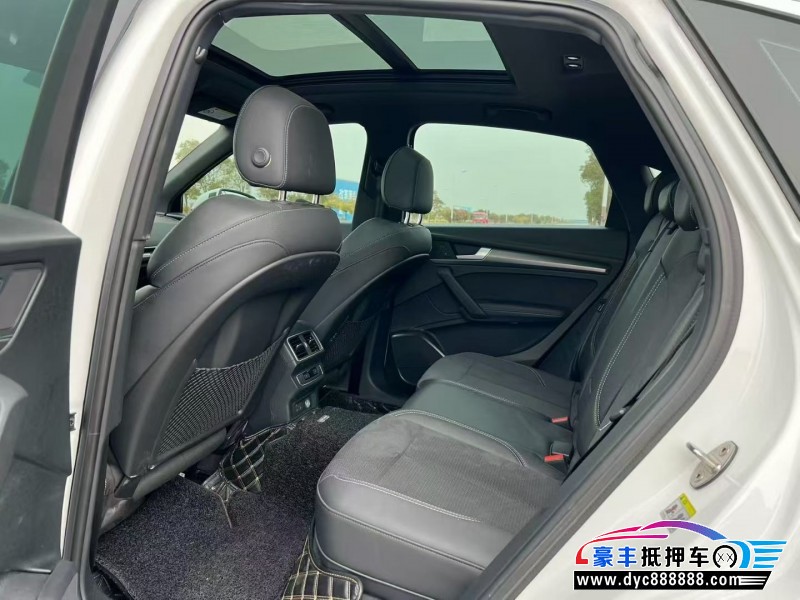 21年奥迪Q5轿车抵押车出售