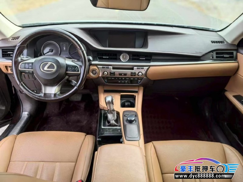 17年雷克萨斯ES轿车抵押车出售