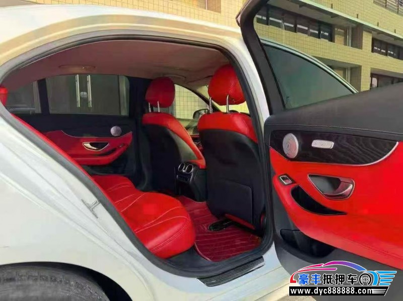 19年奔驰C轿车抵押车出售