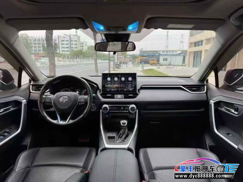 22年丰田威兰达轿车抵押车出售