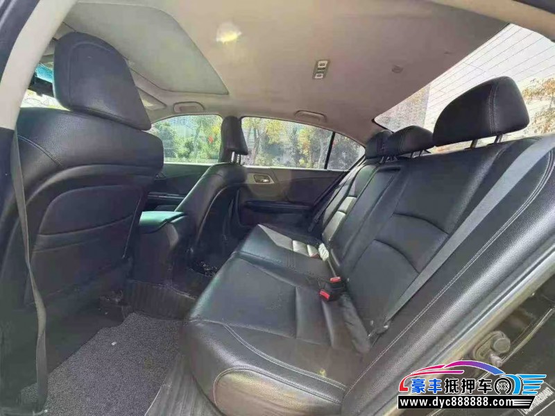 13年本田雅阁轿车抵押车出售