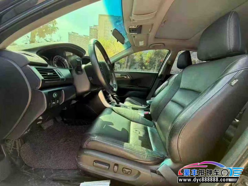 13年本田雅阁轿车抵押车出售