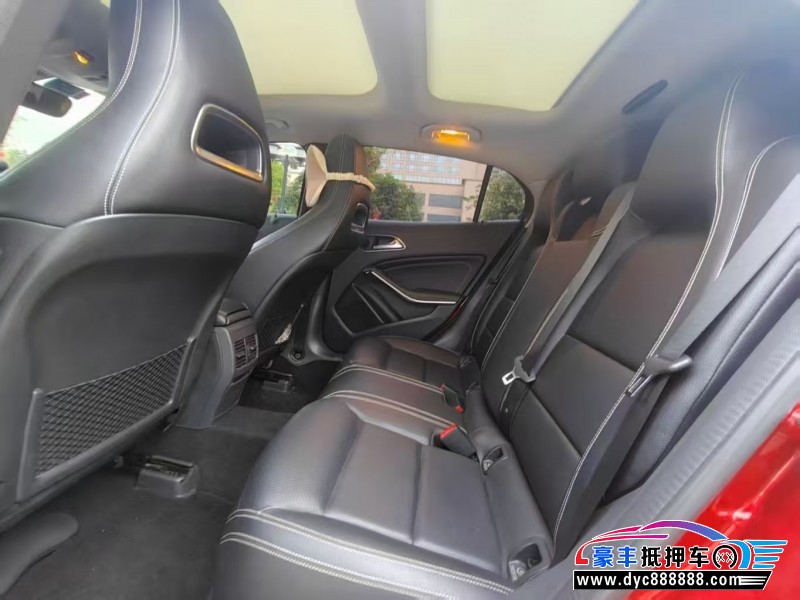 19年奔驰GLA轿车抵押车出售