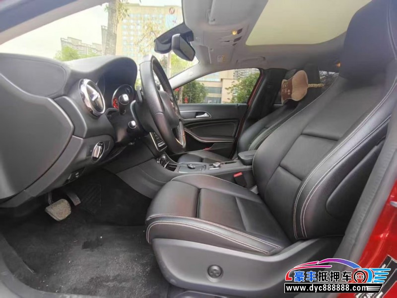 19年奔驰GLA轿车抵押车出售