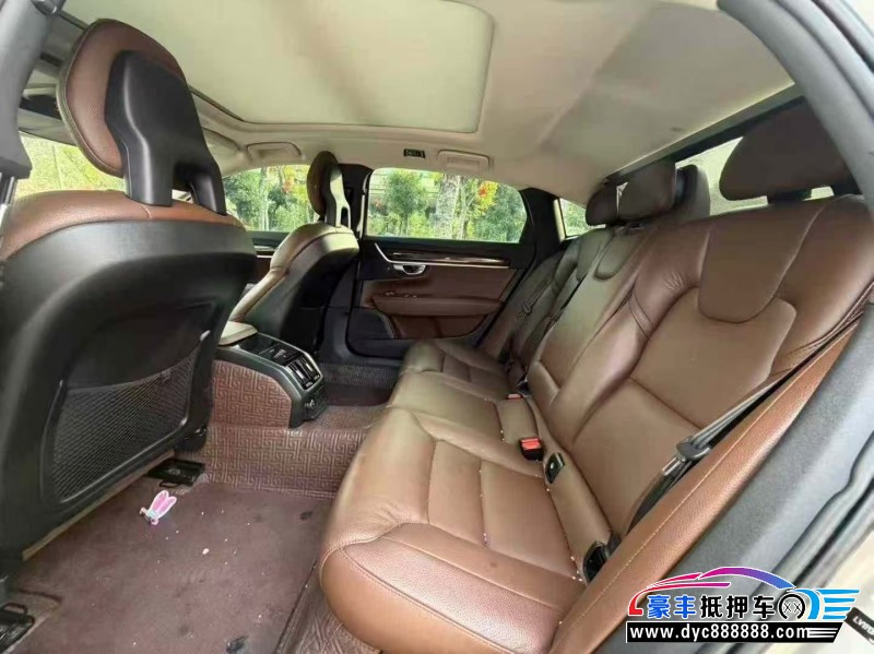 17年沃尔沃S90轿车抵押车出售