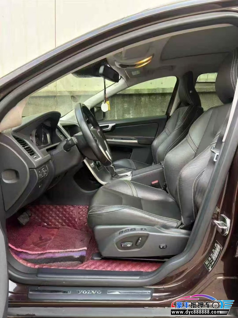 17年沃尔沃XC60轿车抵押车出售