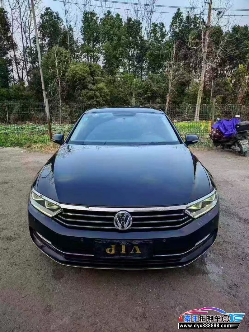 抵押车出售19年大众迈腾轿车