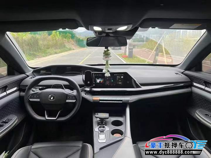 24年长安长安UNI轿车抵押车出售