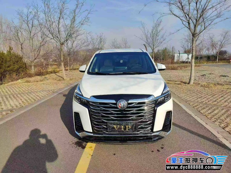 抵押车出售24年别克GL8轿车