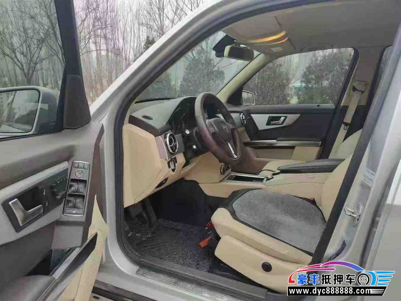 13年奔驰GLK轿车抵押车出售