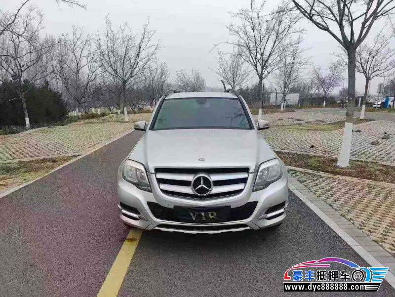 13年奔驰GLK轿车抵押车出售