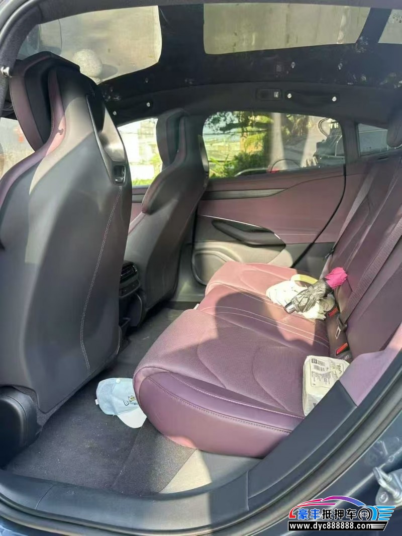 25年小米SU7轿车抵押车出售