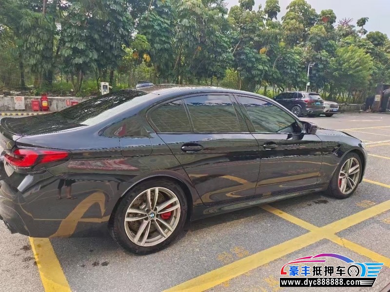 22年宝马M5轿车抵押车出售