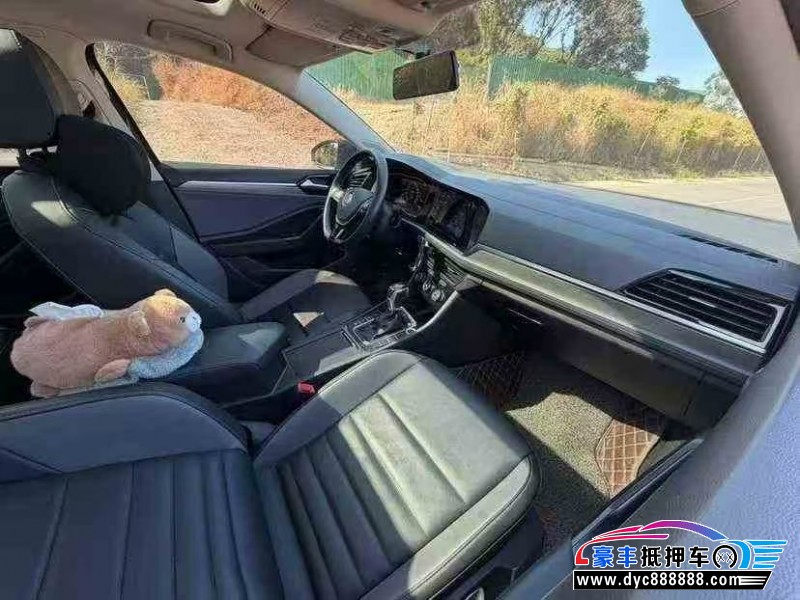 21年大众速腾轿车抵押车出售