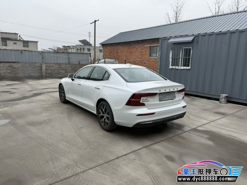 24年沃尔沃S60轿车抵押车出售