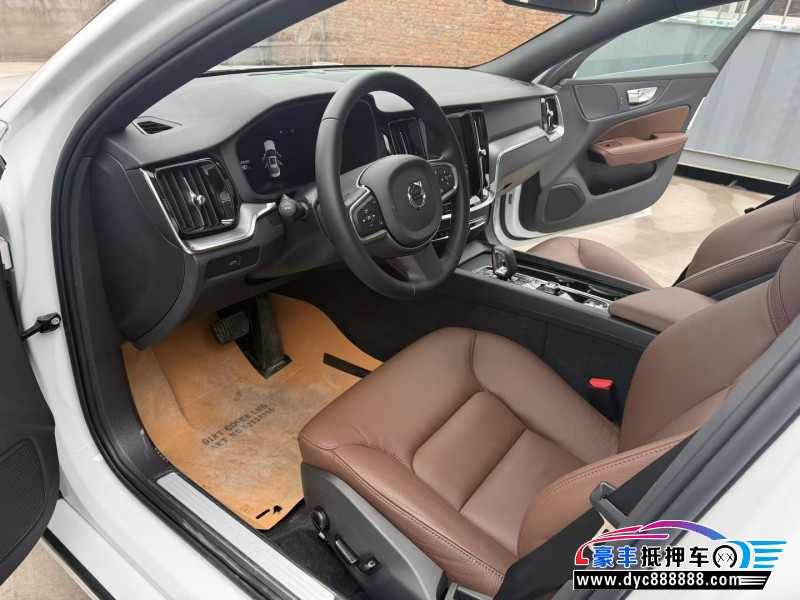 24年沃尔沃S60轿车抵押车出售