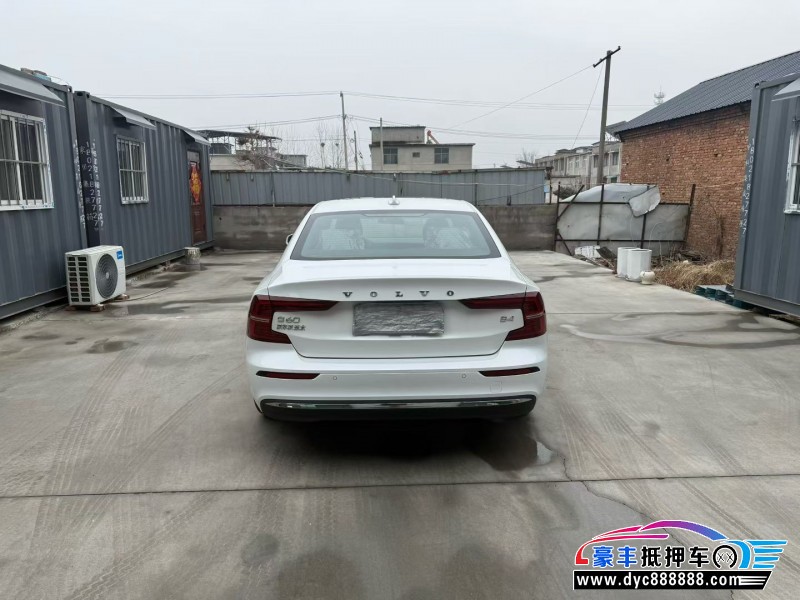 24年沃尔沃S60轿车抵押车出售
