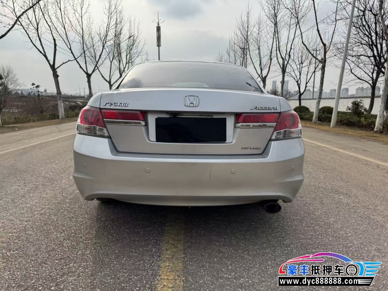 12年本田雅阁轿车抵押车出售