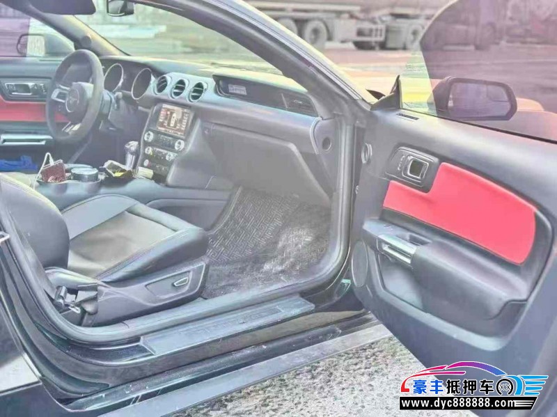 17年福特野马轿车抵押车出售