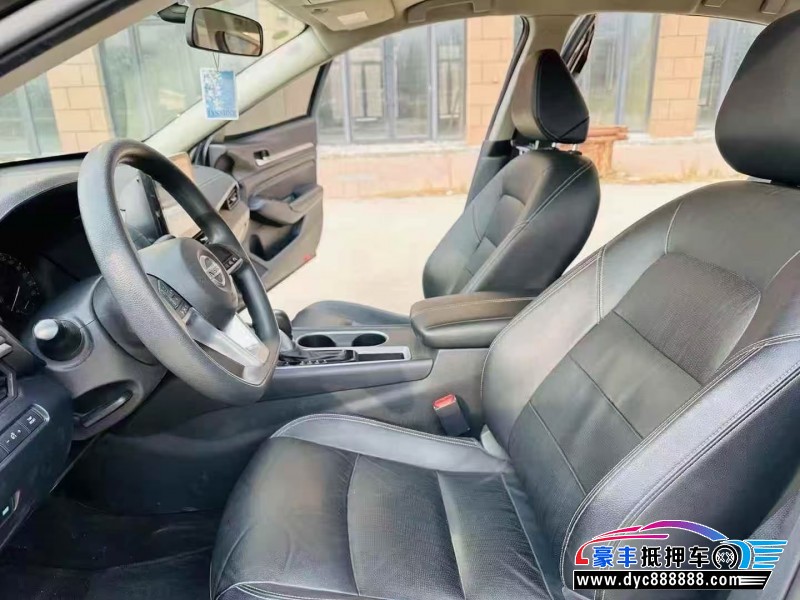 22年日产天籁轿车抵押车出售