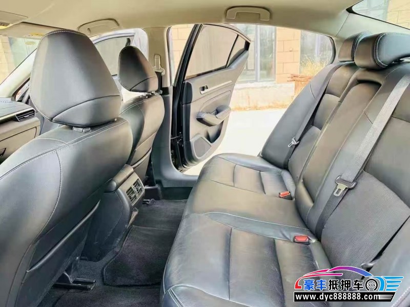 22年日产天籁轿车抵押车出售