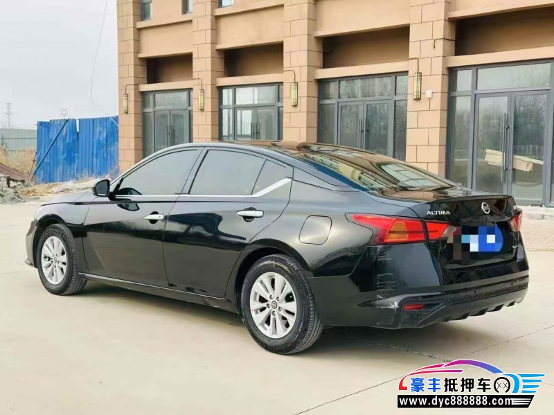 22年日产天籁轿车抵押车出售