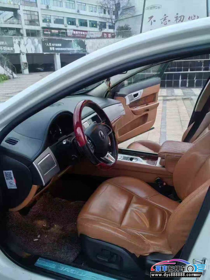 17年捷豹XF轿车抵押车出售