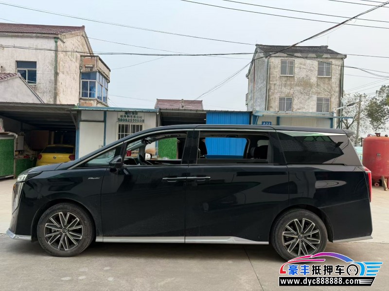 23年传祺M8轿车抵押车出售