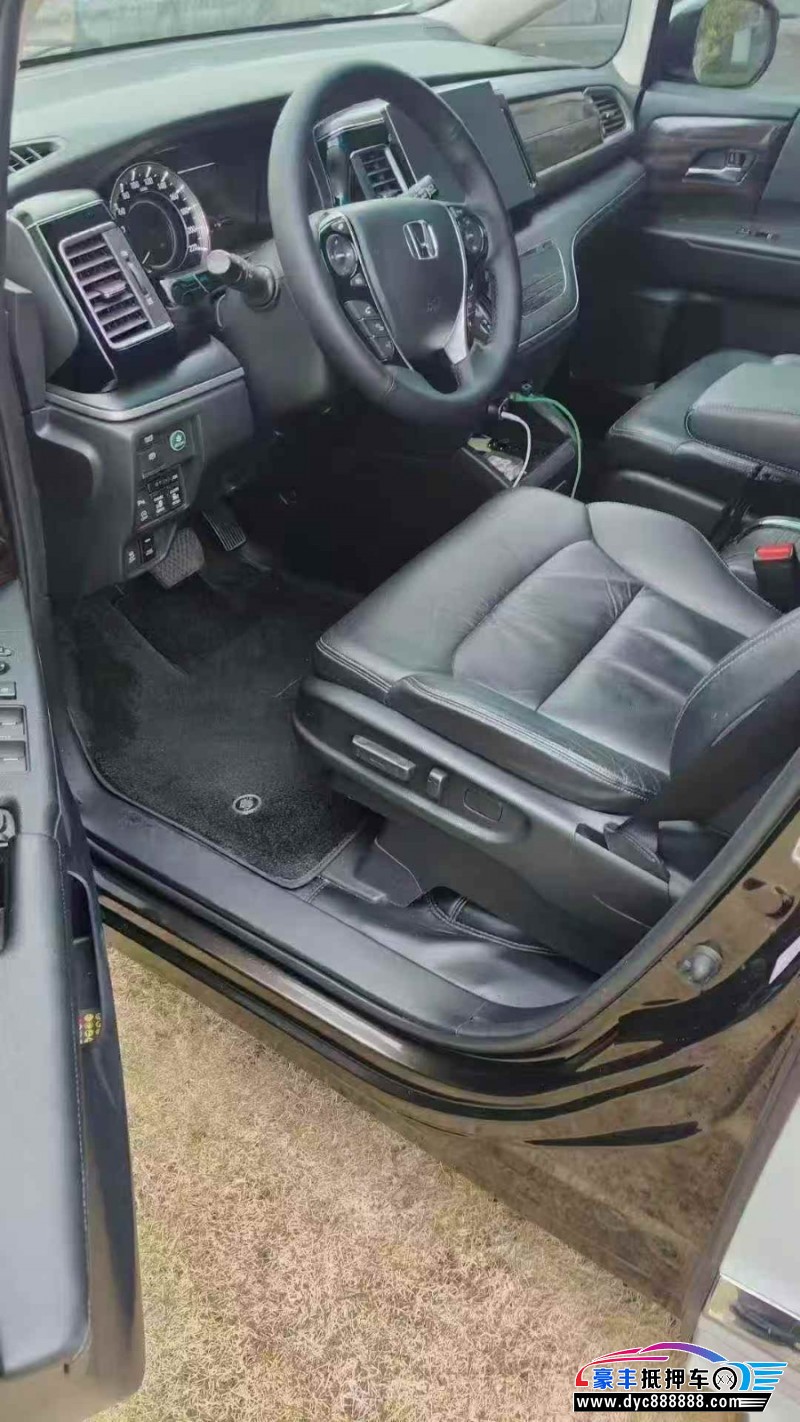 17年本田艾力绅轿车抵押车出售