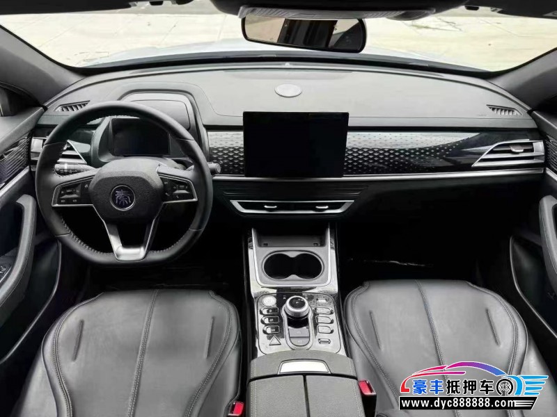 25年比亚迪秦轿车抵押车出售