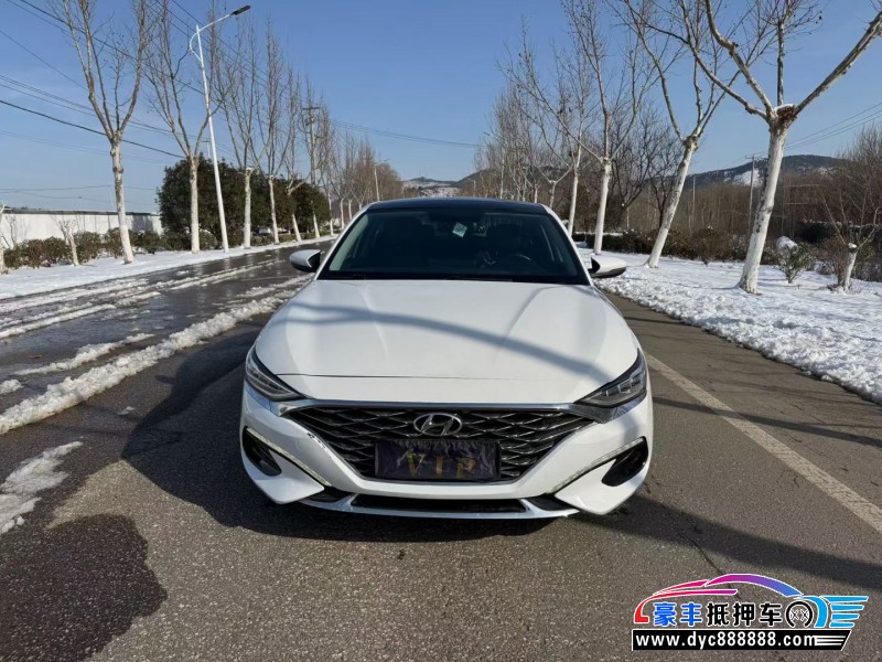 抵押车出售20年现代菲斯塔轿车