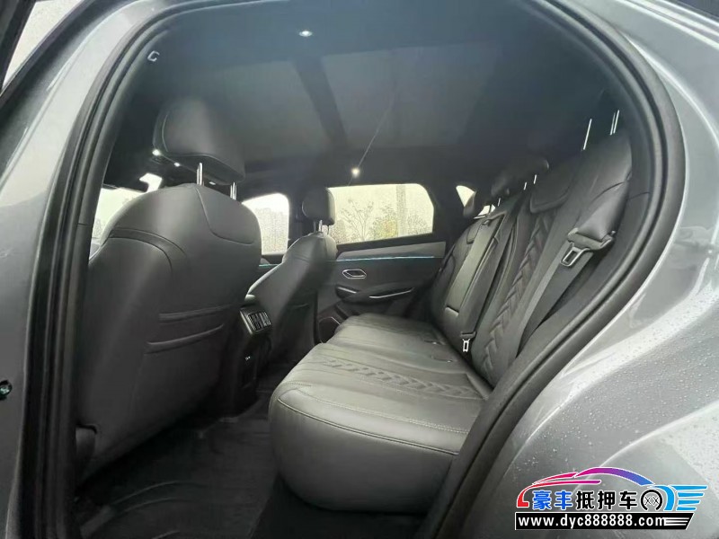 25年比亚迪宋轿车抵押车出售