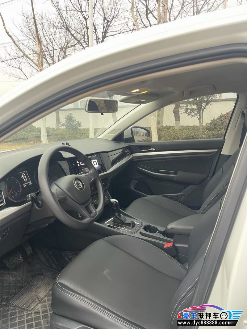 21年大众宝来轿车抵押车出售